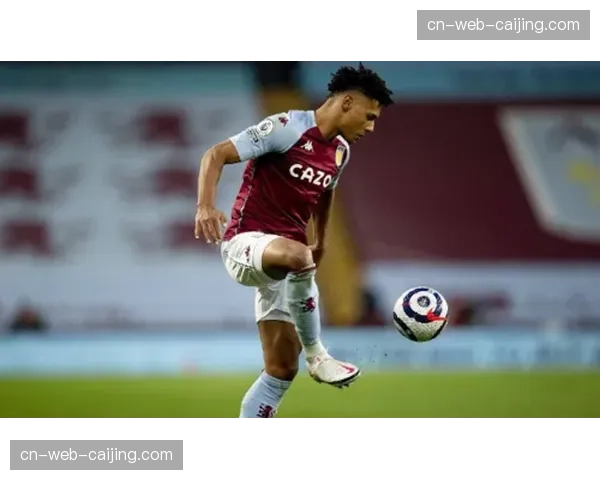 埃弗顿战平维拉积分榜位列中游 防守反击战术成效显著